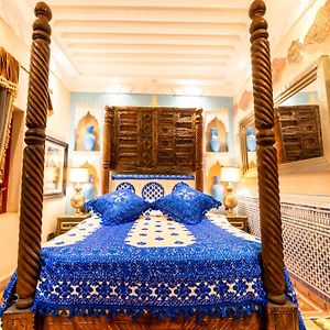 Sharaf Suite
